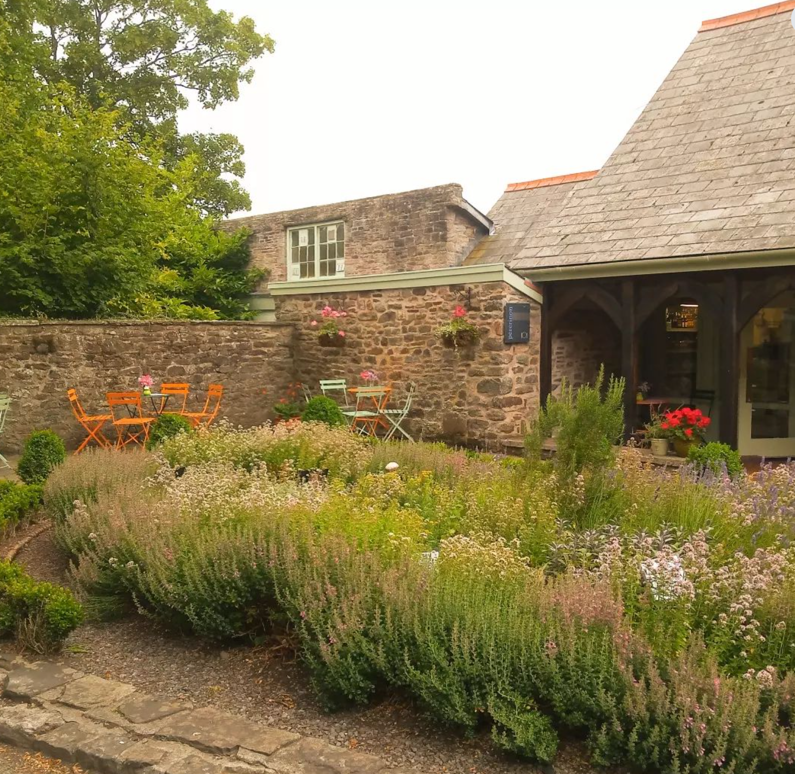 The Hours Bookstore & CafÃ©