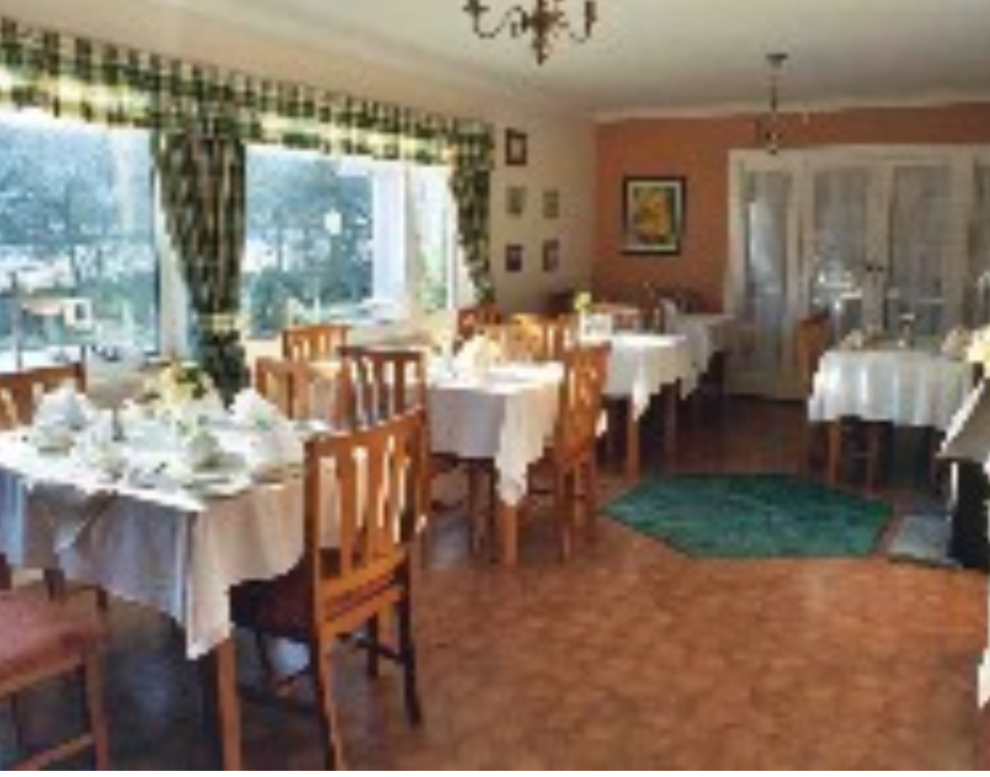 Riverside Lodge Guest House