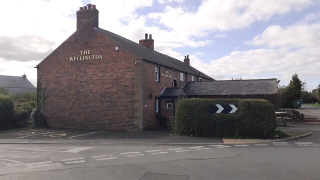 Wellington Inn & Caravan Park
