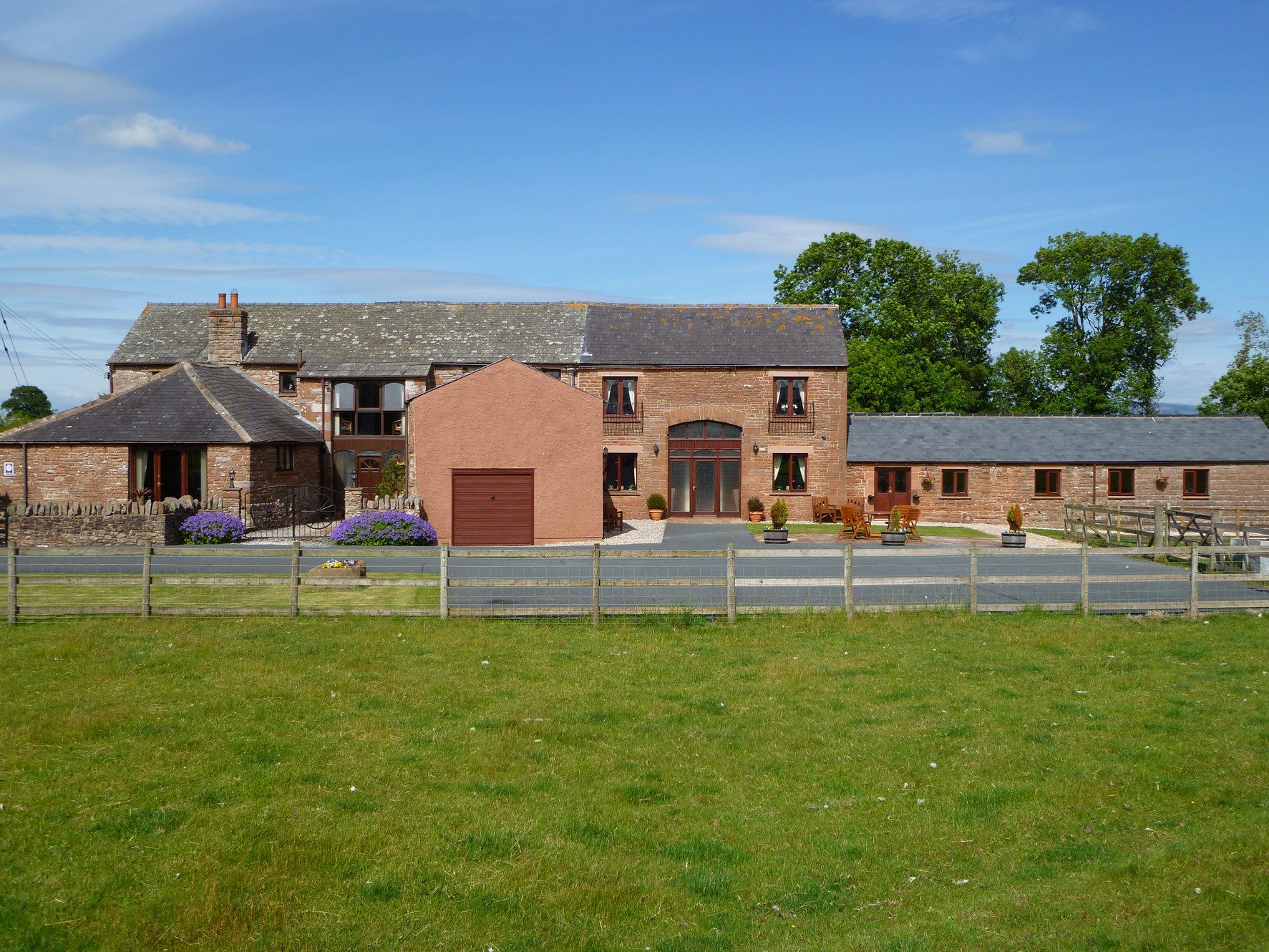 The Ginney Country Guest House & Holiday Cottages