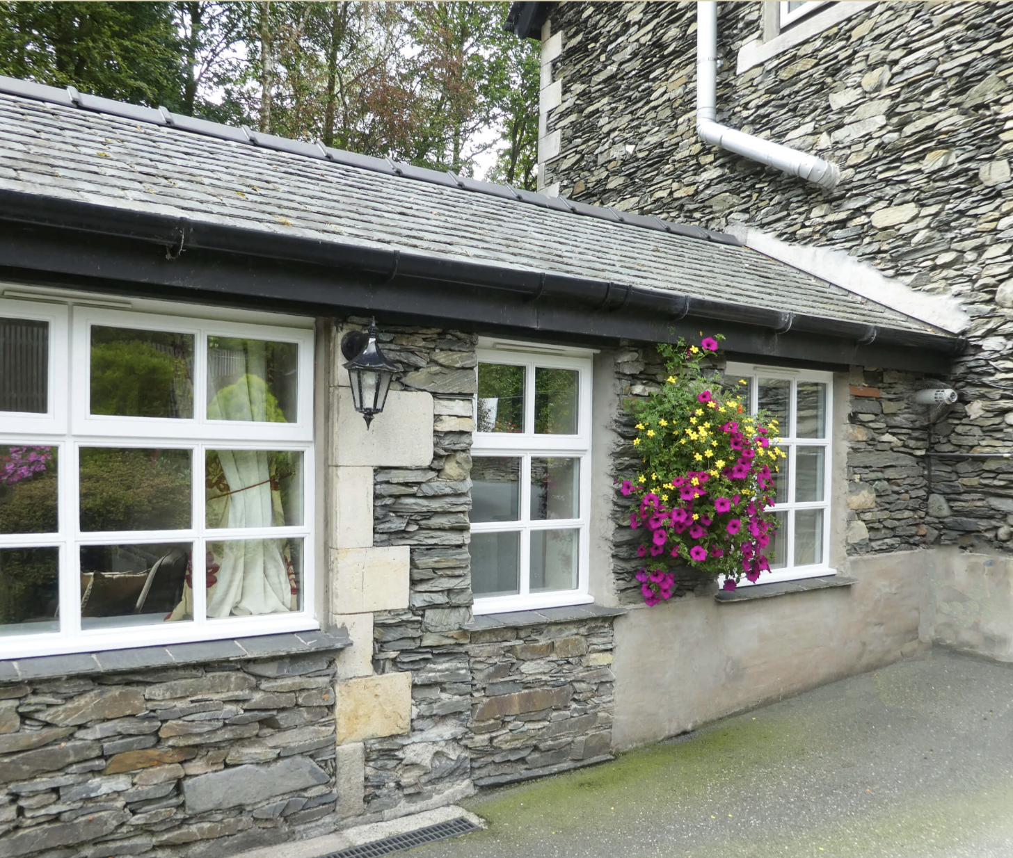 Abbey Coach Cottages - Farriers & Coaches