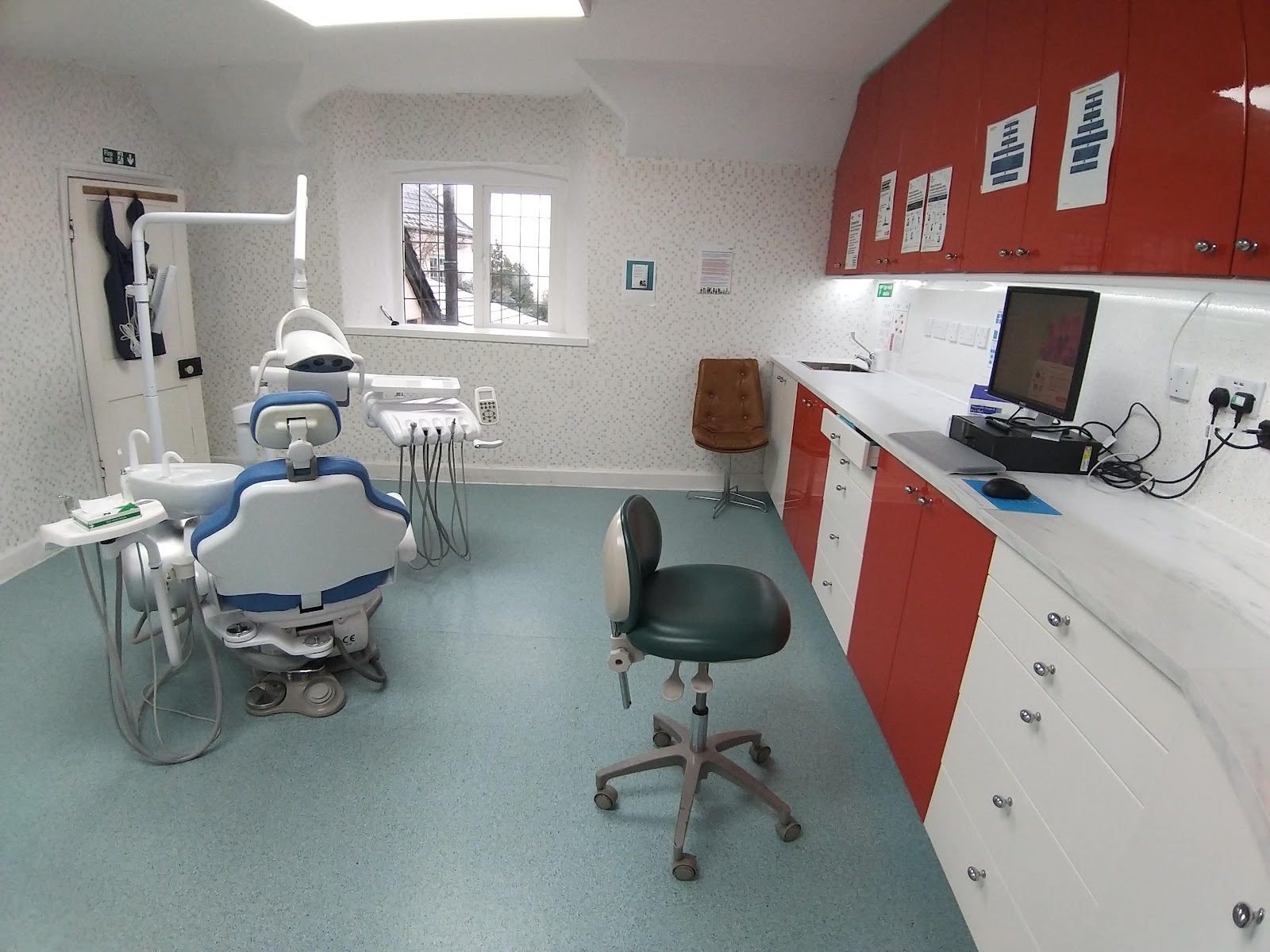 HOLLOWAY HOUSE DENTAL SURGERY