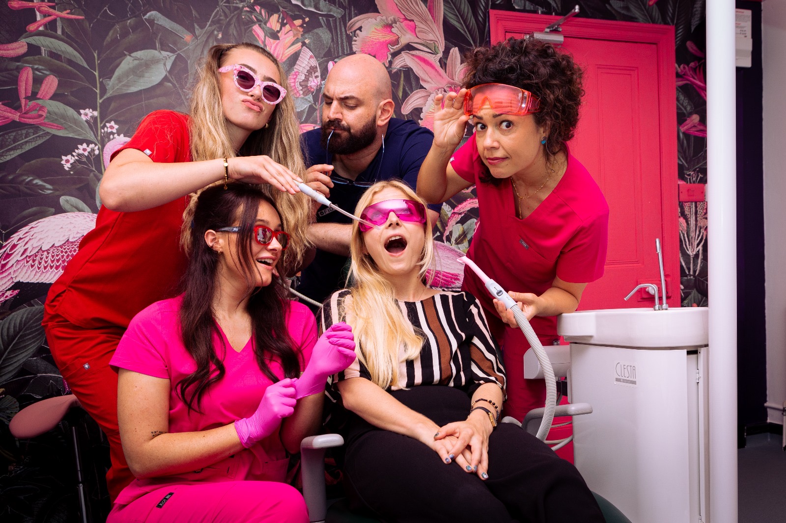 NR2 DENTAL STUDIO