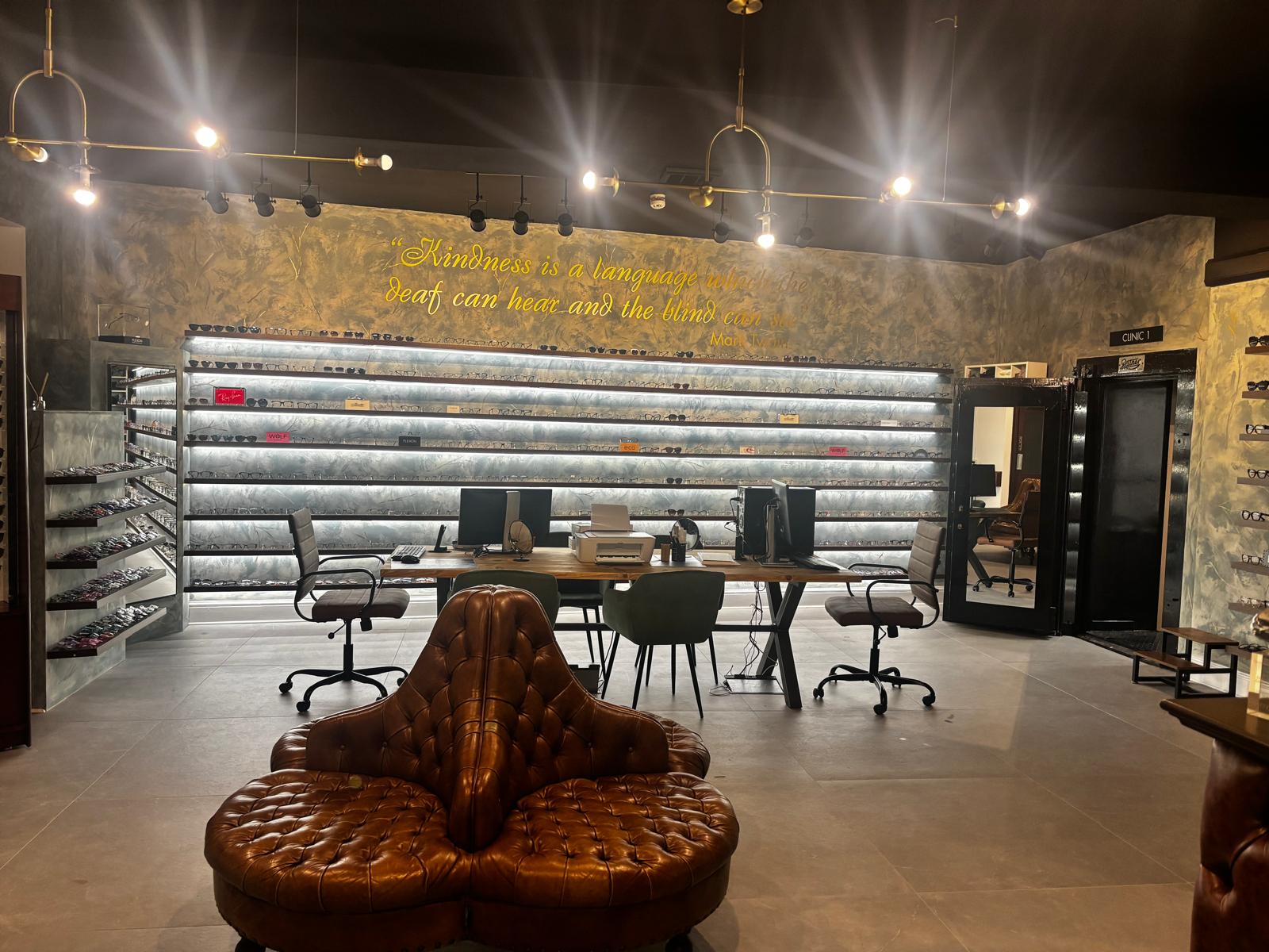 M N CHARLTON CONCEPT EYE CLINIC
