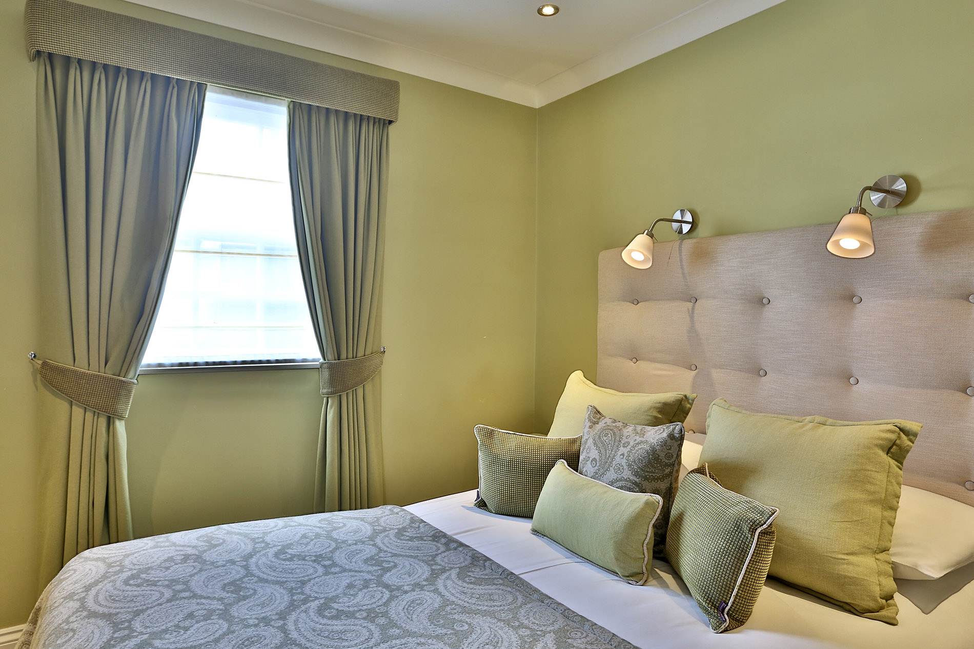The Bear Hotel, Crickhowell photo