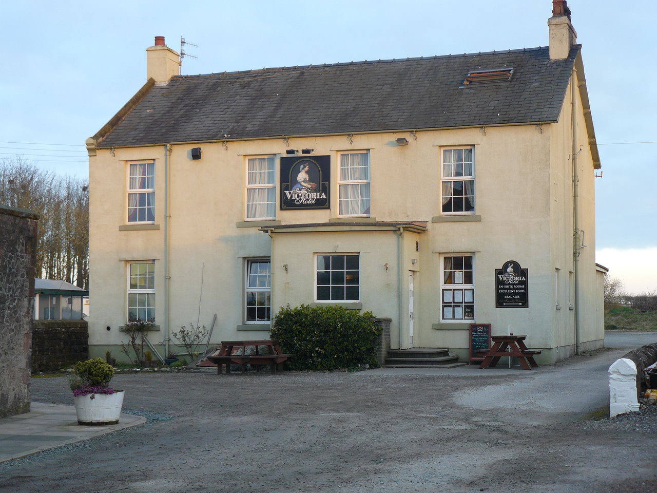 Victoria Hotel photo