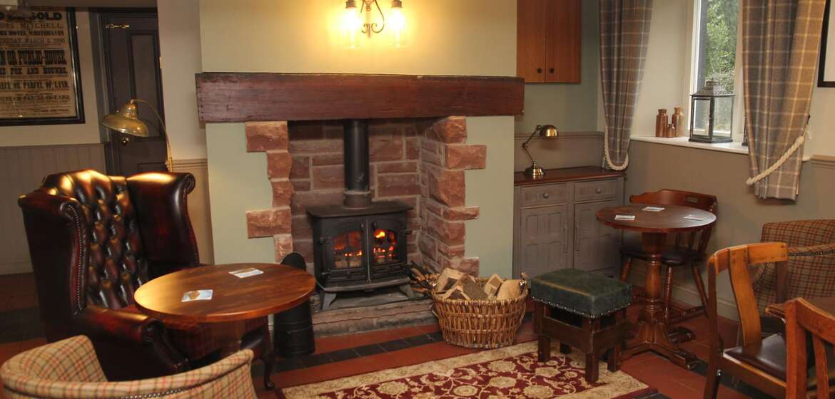 Fox & Hounds Inn photo