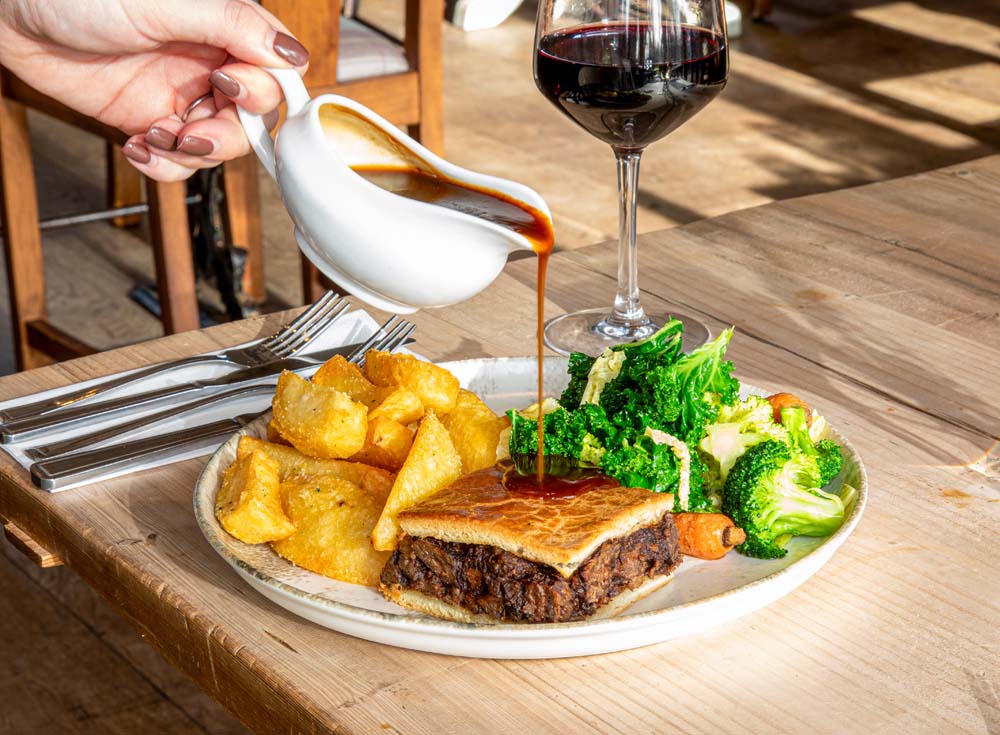 Queen's Arms Inn photo