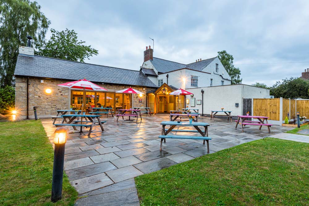 Queen's Arms Inn photo