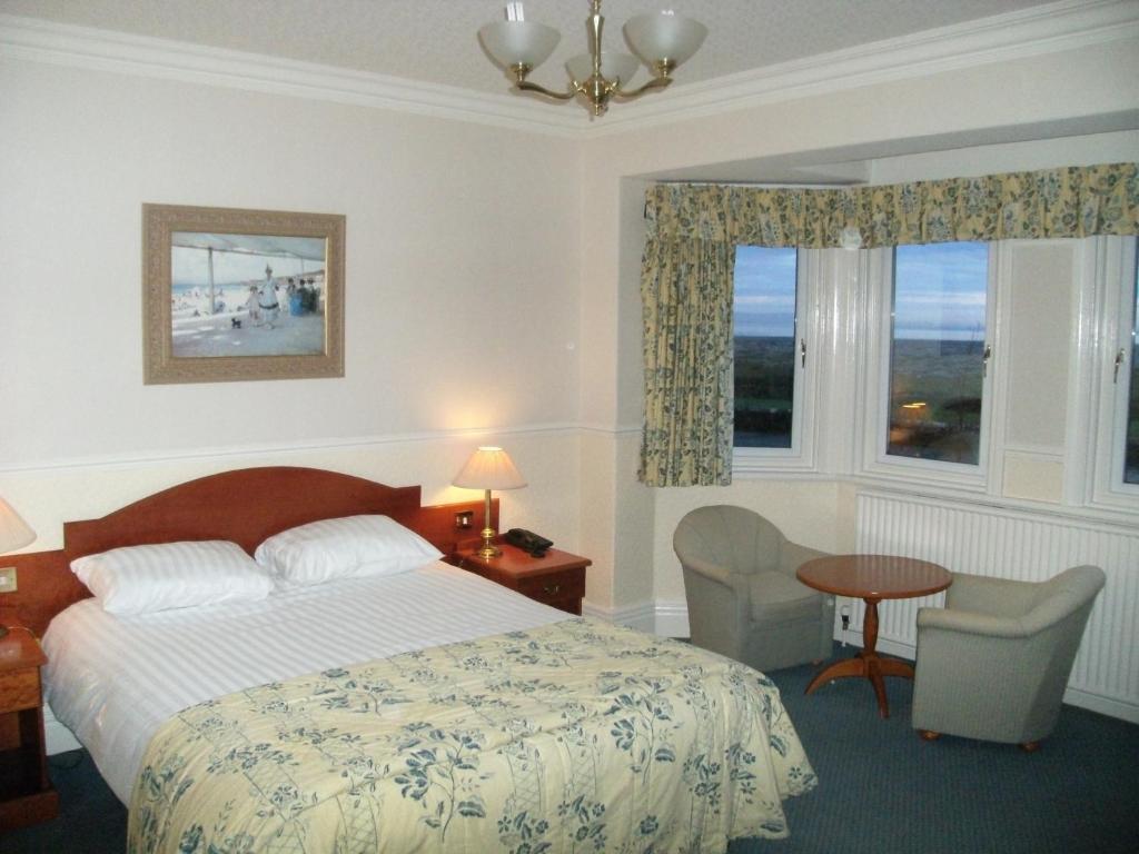 Clarkes Hotel photo