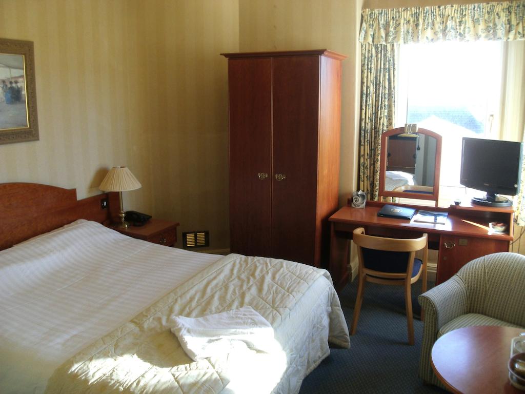 Clarkes Hotel photo