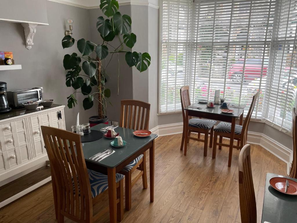 Glendale Guest House photo