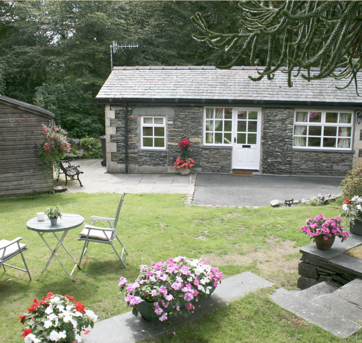 Abbey Coach Cottages - Farriers & Coaches photo