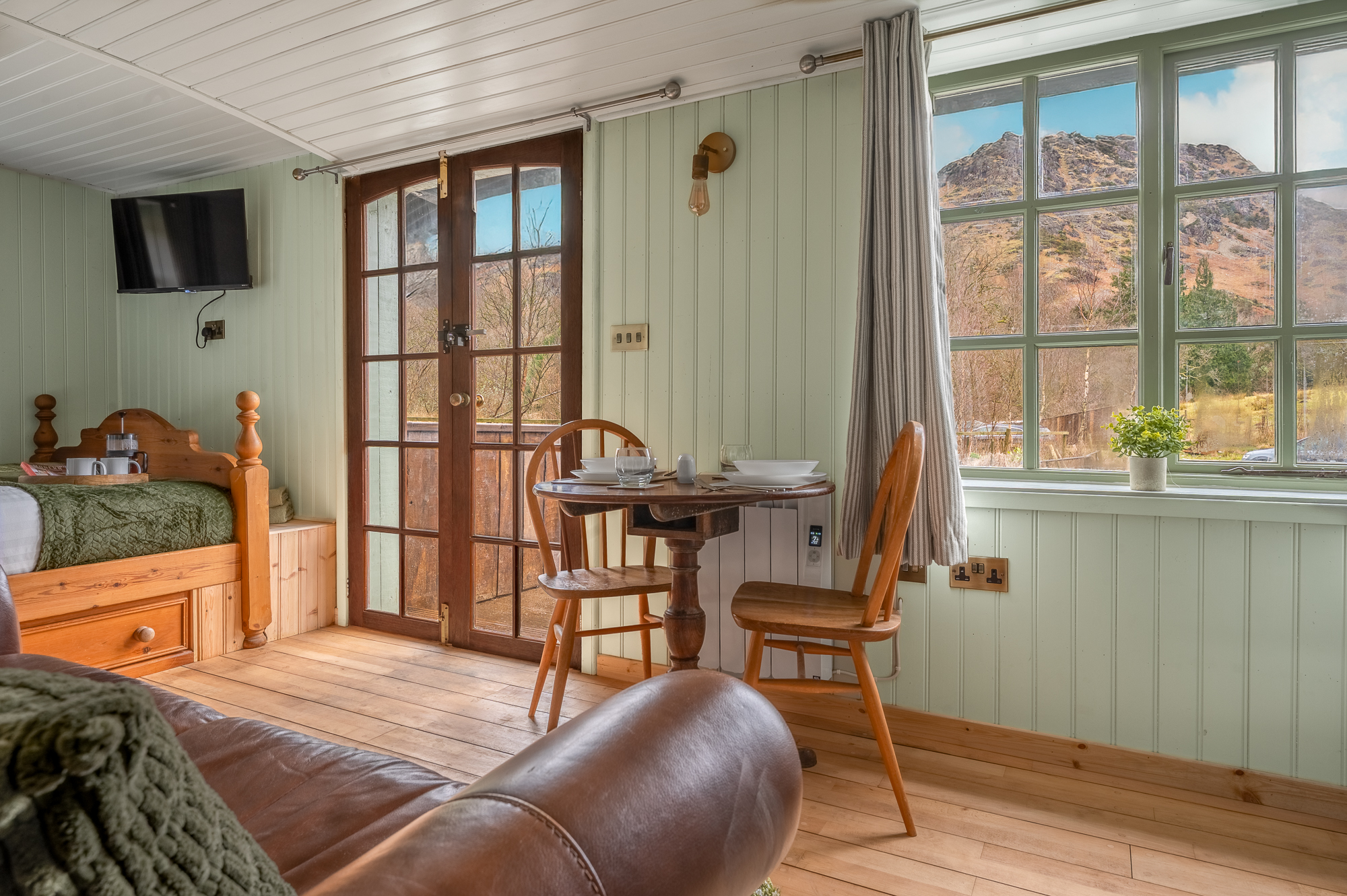 The Coppermines Lake Cottages photo