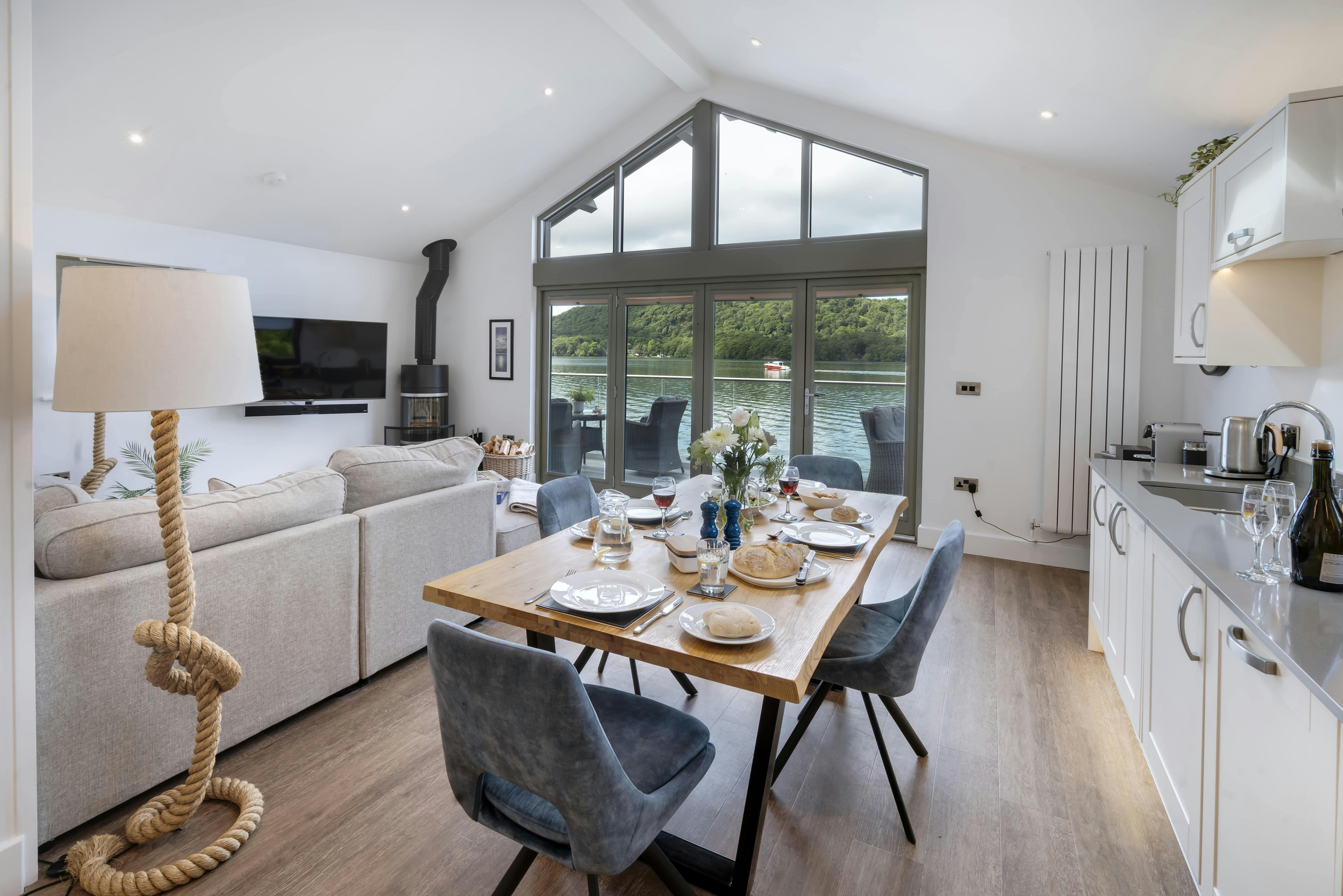 Hill of Oaks Caravan & Lodge Park photo