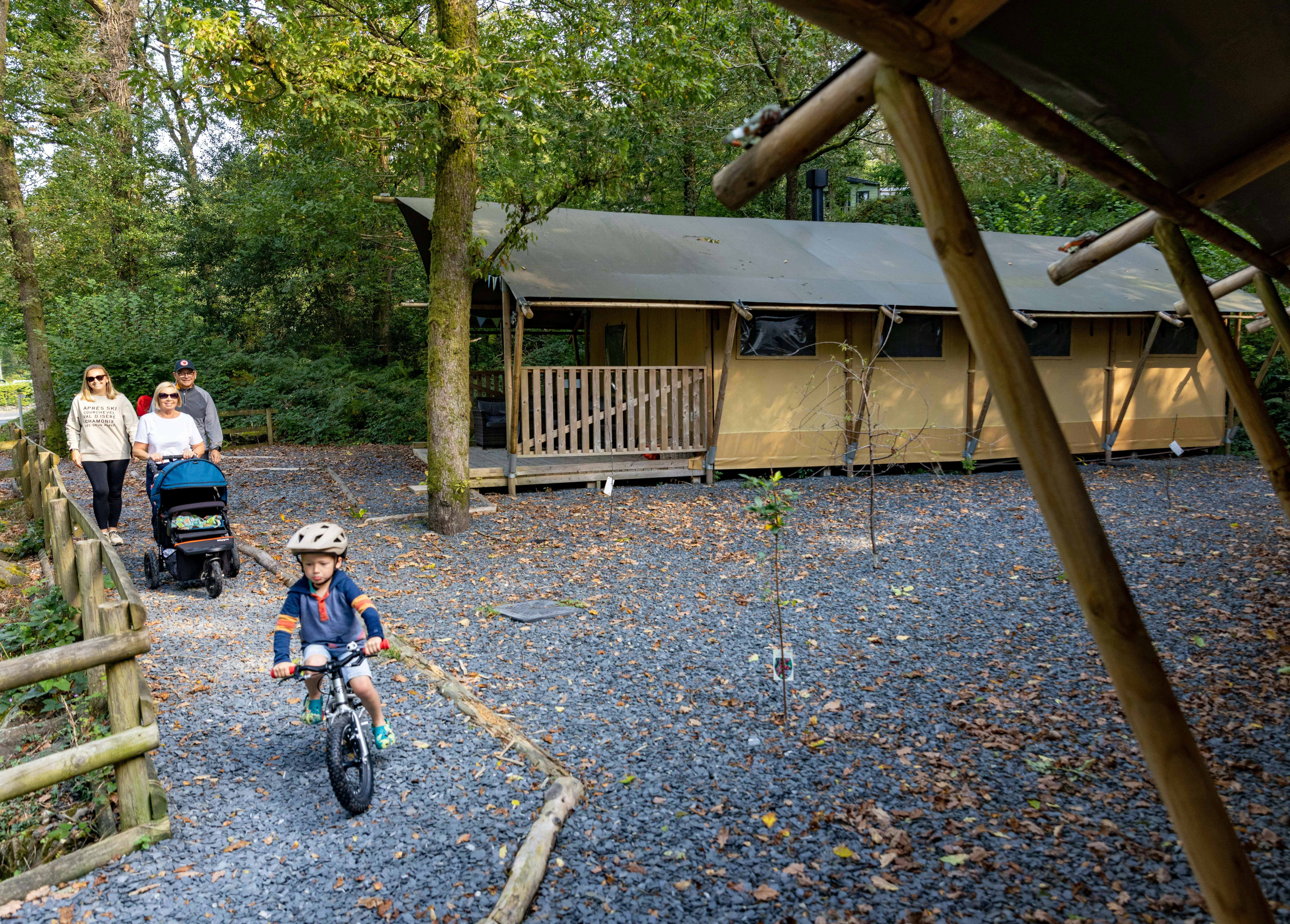 Hill of Oaks Caravan & Lodge Park photo